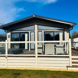 Alder With Hot Tub Lodge York